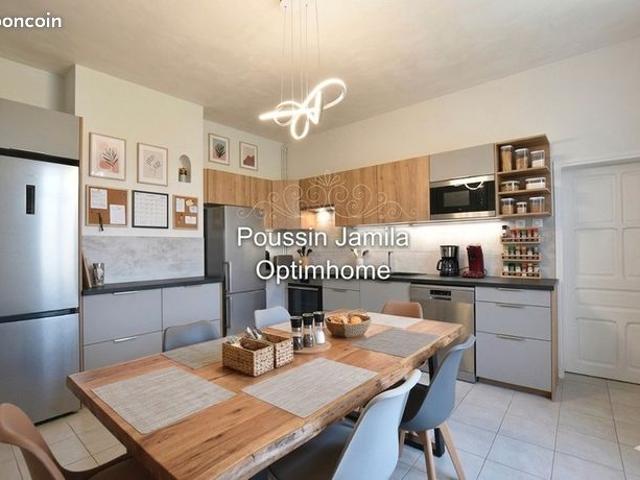 Maison 9 pièces 176 m²