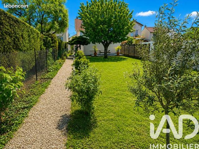 Maison 9 pièces 176 m²