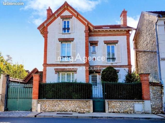 Maison 9 pièces 176 m²