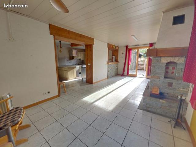 Maison 9 pièces 177 m²