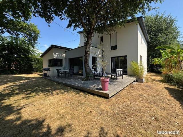 Maison 9 pièces 177 m²