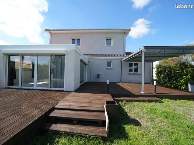 Maison 9 pièces 178 m²