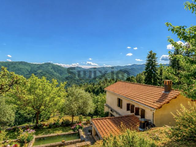 Maison 9 pièces 172 m²