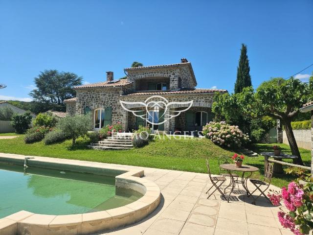 Maison 9 pièces 173 m²