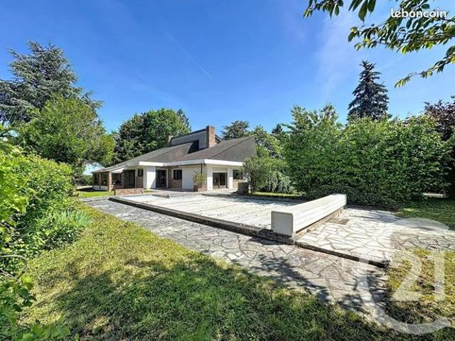 Maison 9 pièces 184 m²
