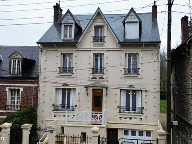 Maison 9 pièces 185 m²