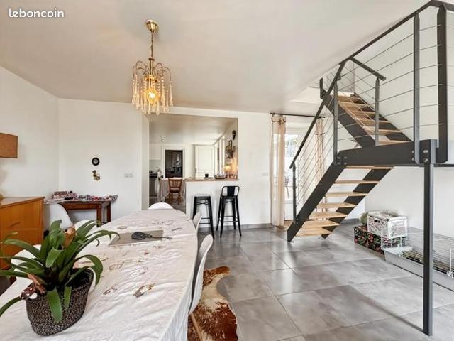 Maison 9 pièces 185 m²