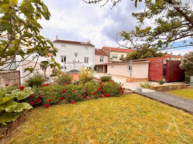 Maison 9 pièces 185 m²