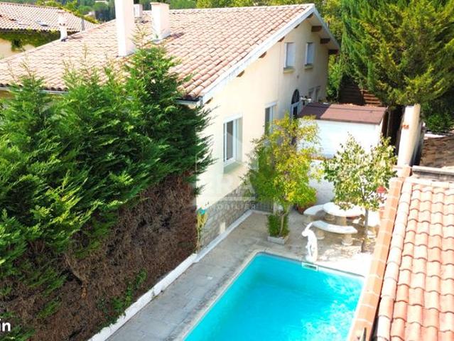 Maison 9 pièces 189 m²