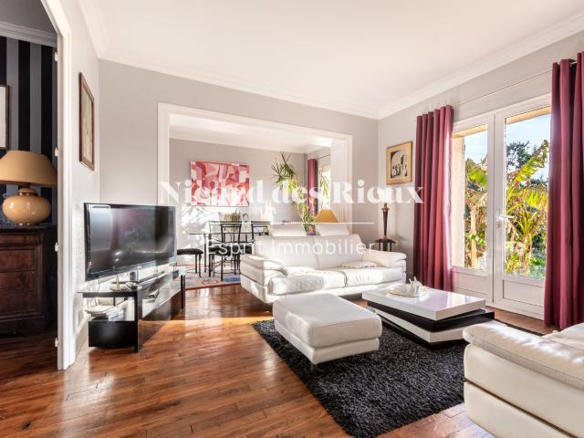 Maison 9 pièces 180 m²