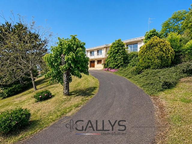Maison 9 pièces 180 m²