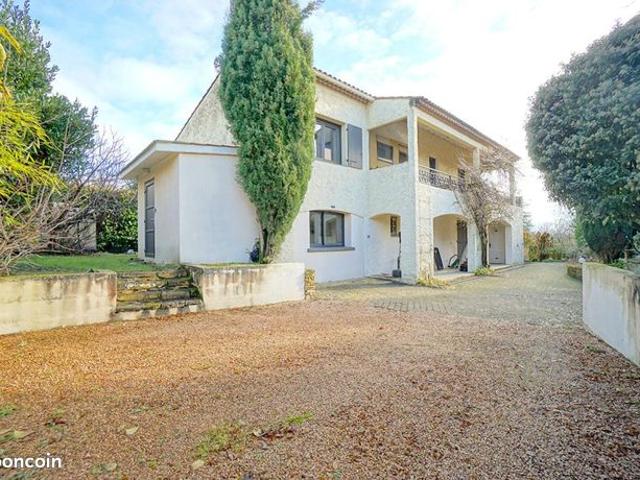 Maison 9 pièces 180 m²