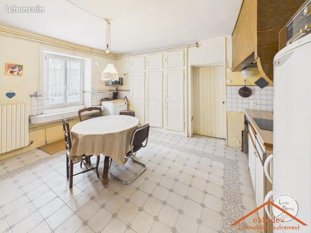Maison 9 pièces 180 m²
