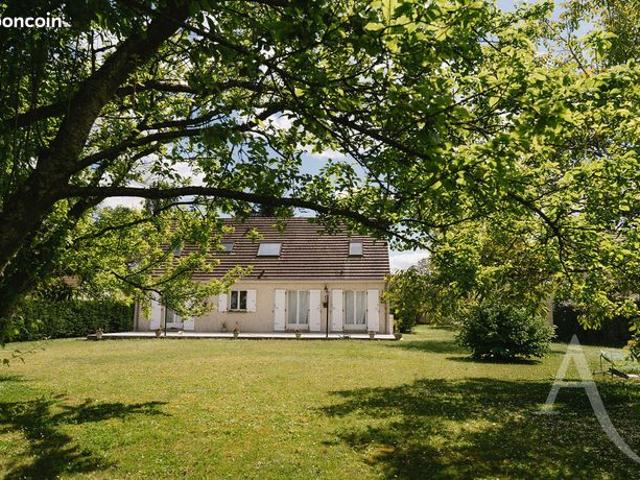 Maison 9 pièces 180 m²