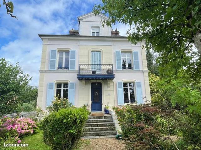 Maison 9 pièces 180 m²