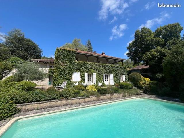 Maison 9 pièces 180 m²