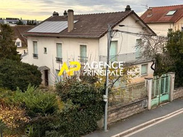 Maison 9 pièces 180 m²