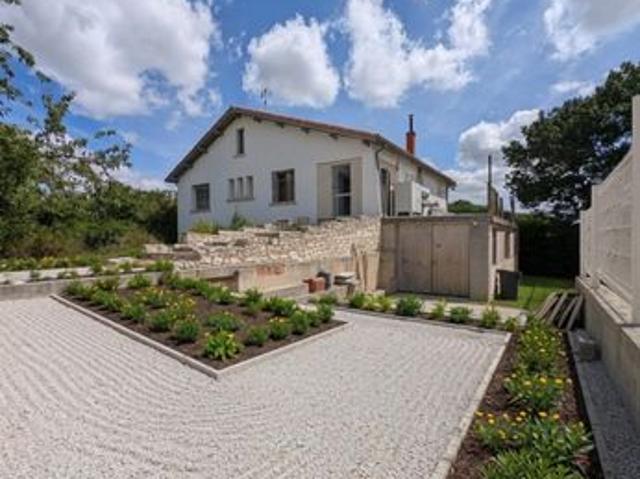 Maison 9 pièces 240 m²