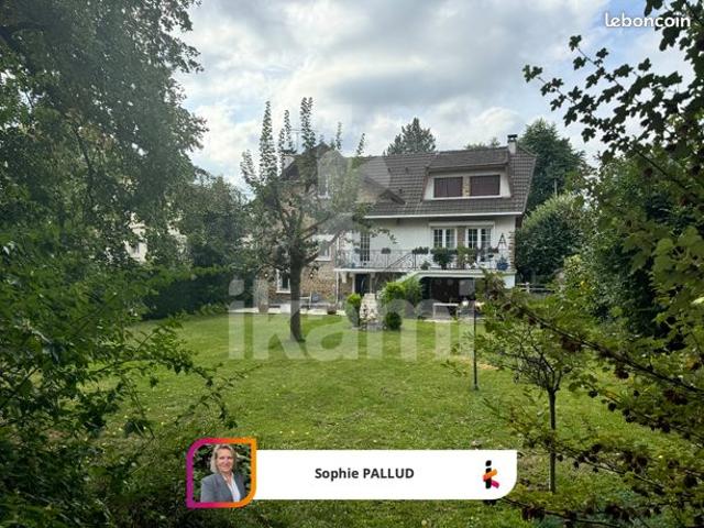 Maison 9 pièces 180 m²