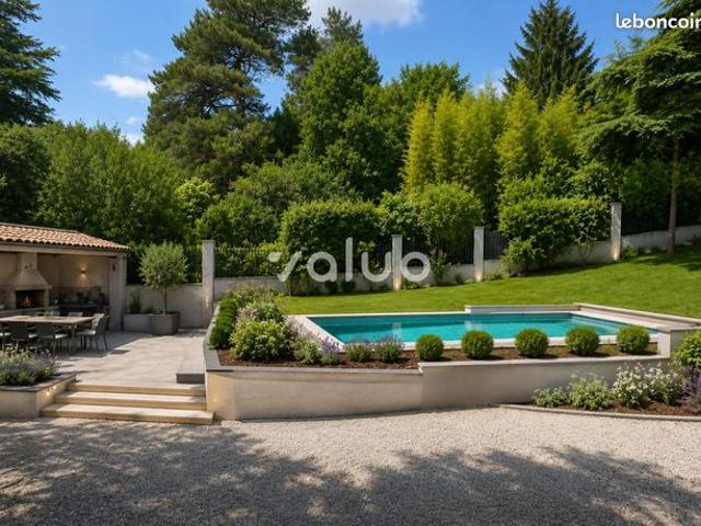 Maison 9 pièces 194 m²