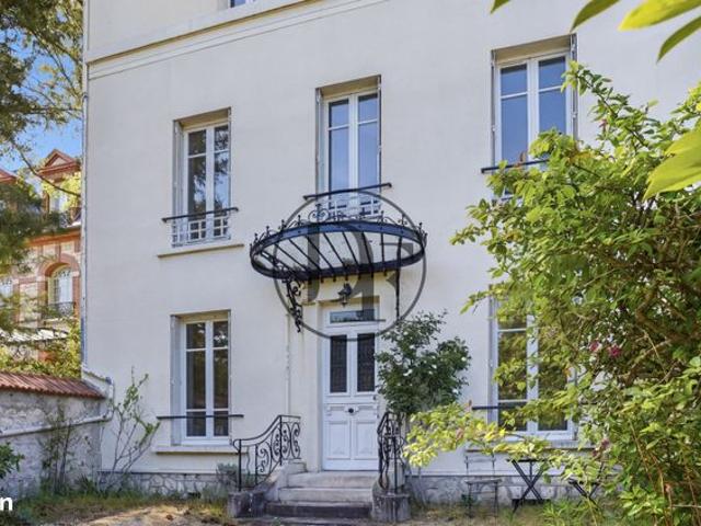 Maison 9 pièces 195 m²