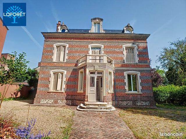 Maison 9 pièces 195 m²