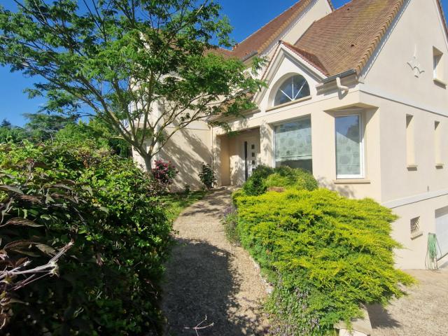 Maison 9 pièces 195 m²
