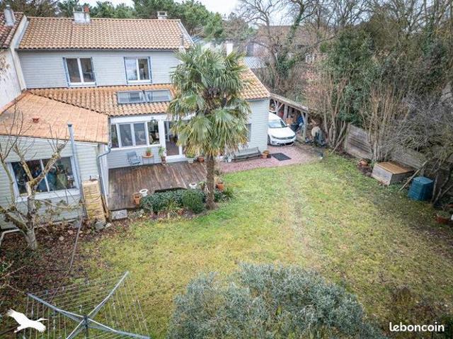 Maison 9 pièces 195 m²