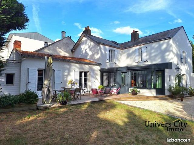 Maison 9 pièces 196 m²