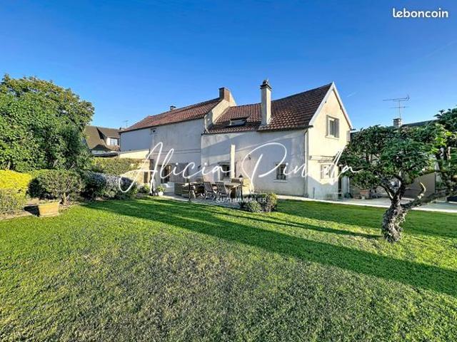 Maison 9 pièces 196 m²