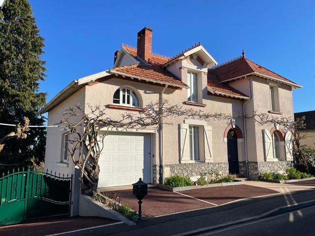 Maison 9 pièces 196 m²