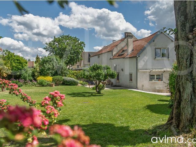 Maison 9 pièces 196 m²