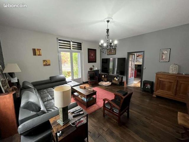 Maison 9 pièces 196 m²