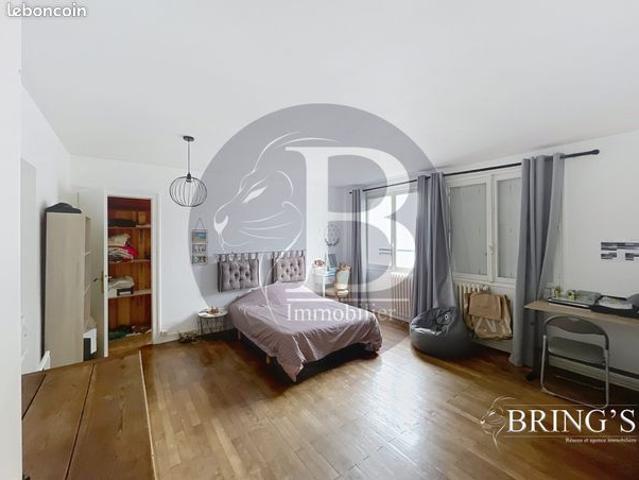 Maison 9 pièces 196 m²