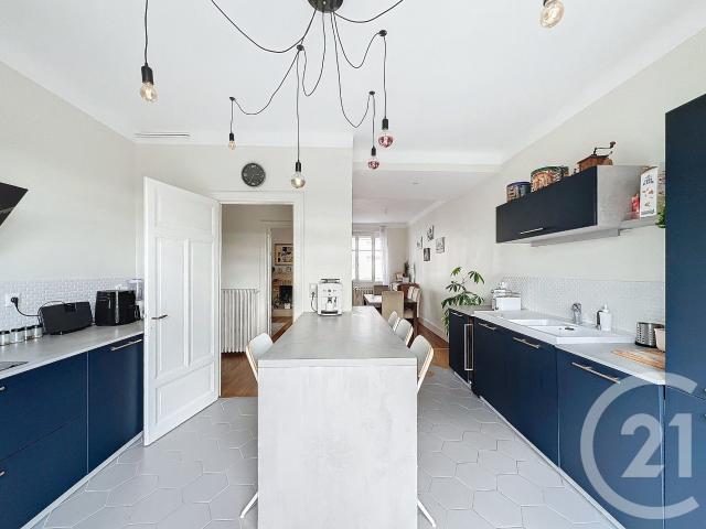 Maison 9 pièces 197 m²