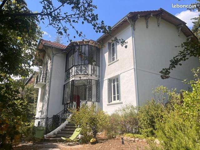Maison 9 pièces 197 m²