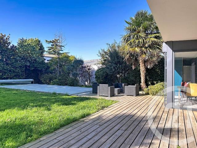 Maison 9 pièces 198 m²