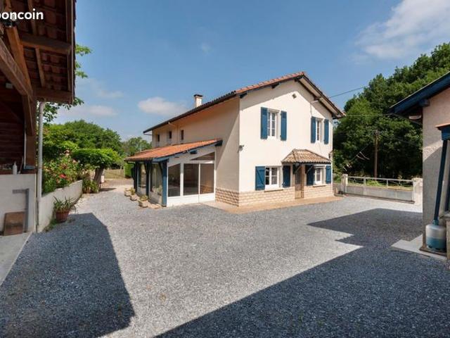 Maison 9 pièces 198 m²