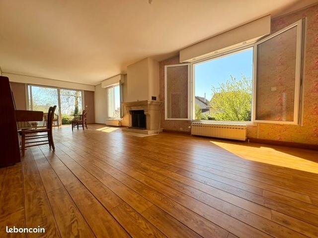Maison 9 pièces 198 m²