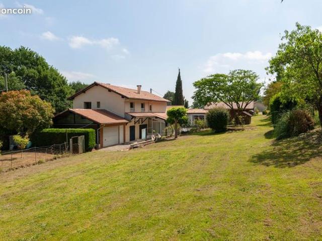 Maison 9 pièces 198 m²