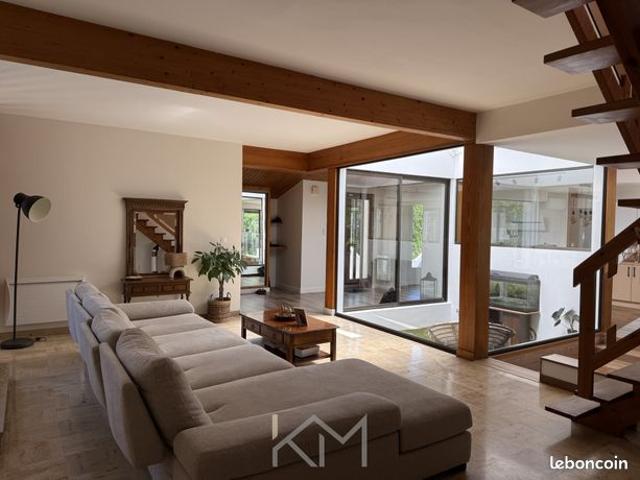 Maison 9 pièces 198 m²
