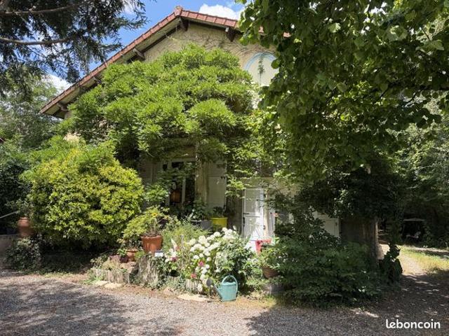 Maison 9 pièces 198 m²