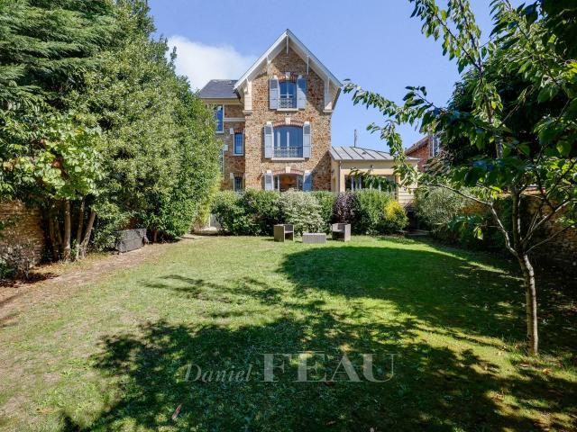 Maison 9 pièces 227 m²