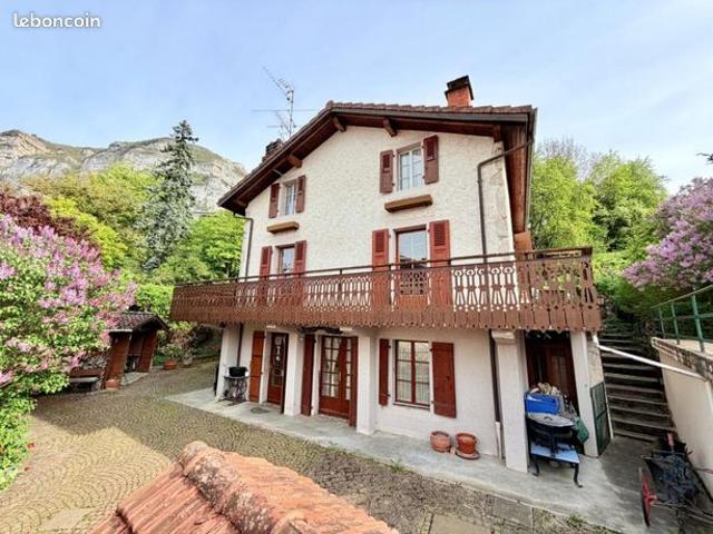 Maison 9 pièces 190 m²