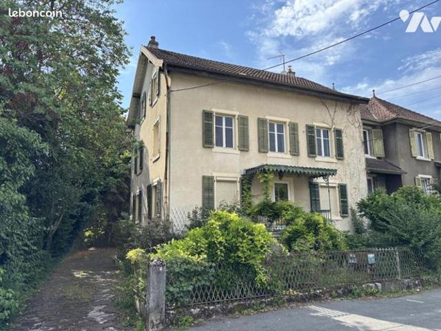 Maison 9 pièces 204 m²