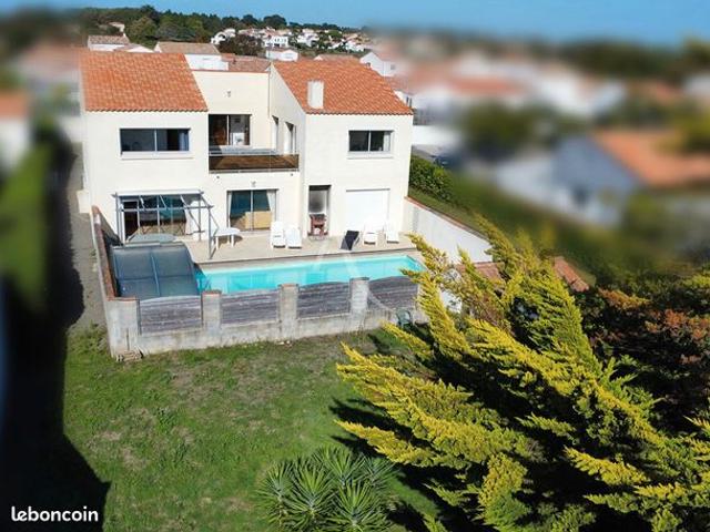Maison 9 pièces 204 m²