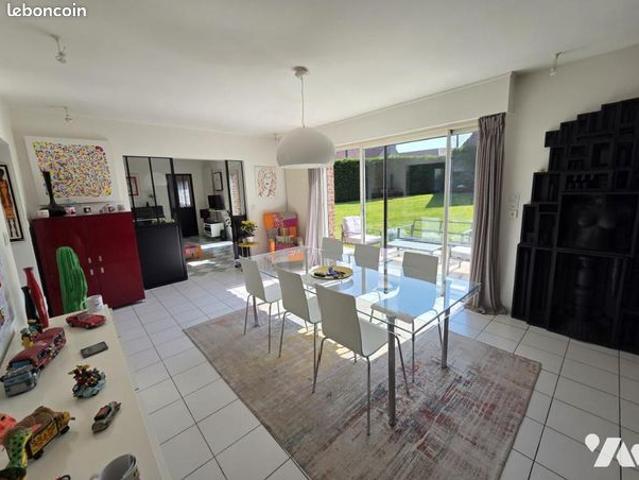 Maison 9 pièces 204 m²
