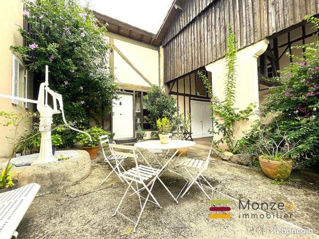 Maison 9 pièces 204 m²