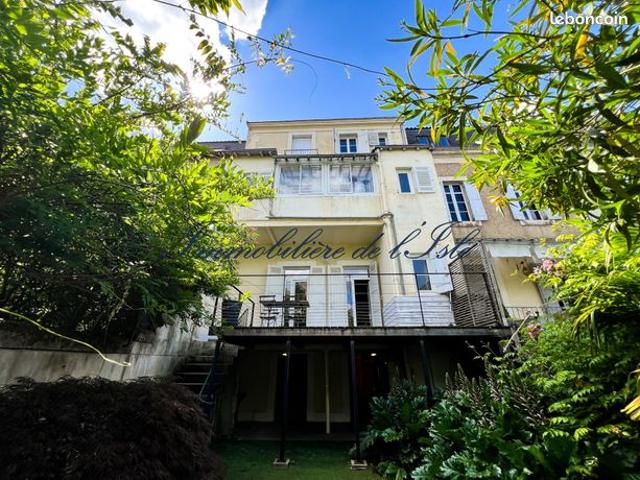 Maison 9 pièces 204 m²