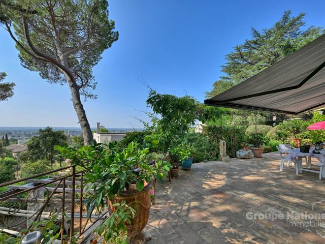 Maison 9 pièces 205 m²